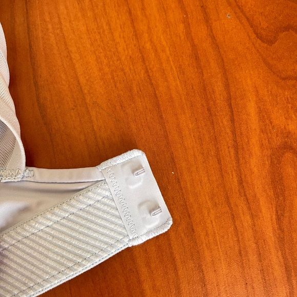 Athleta 34DD Sports Bra - Picture 5 of 6